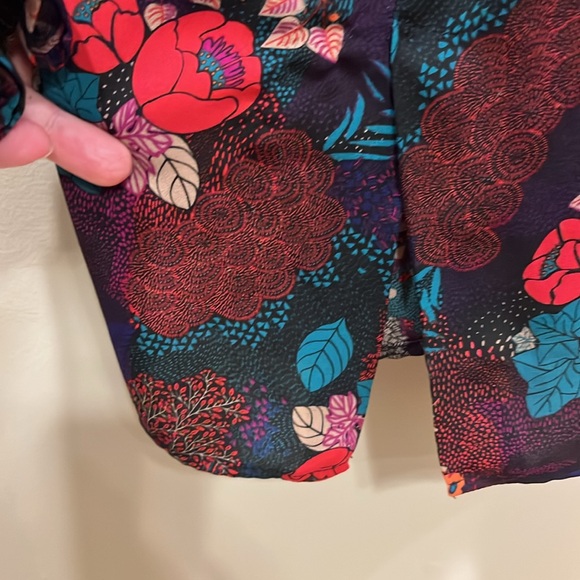 Violet + Claire Floral Long Sleeve Blouse - Picture 8 of 8